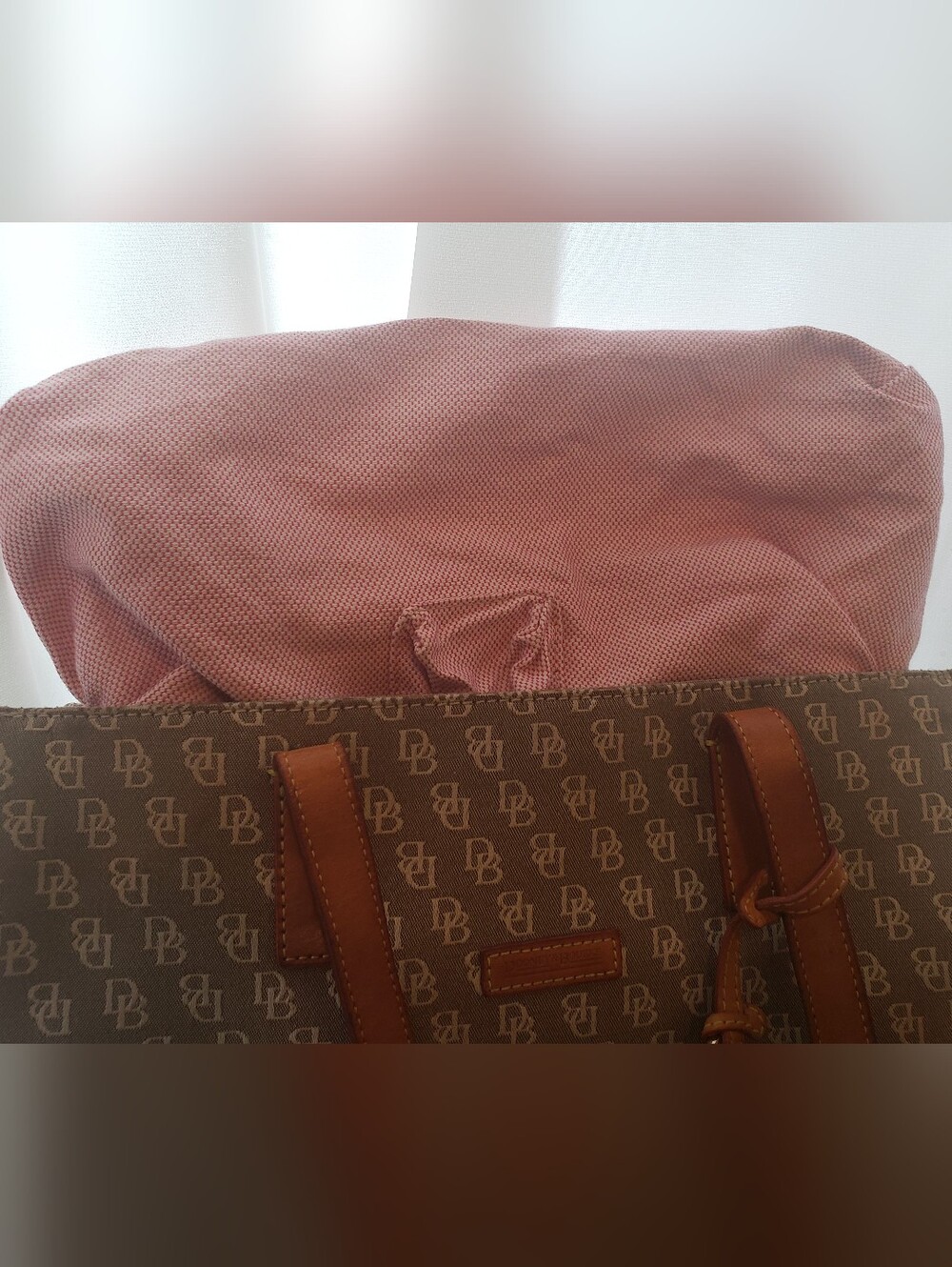 Dooney & Bourke Monogram East West Canvas Tote Bag Fair - Picture 4 of 11